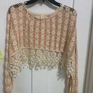 Cute beachy crop top!